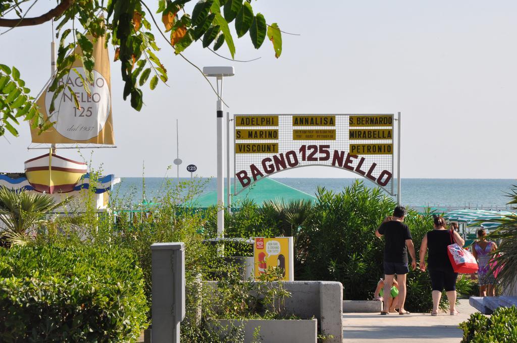 Hotel Adelphi Riccione Exterior photo